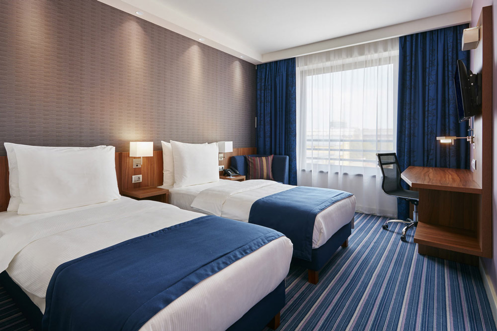 Holiday Inn Express 18